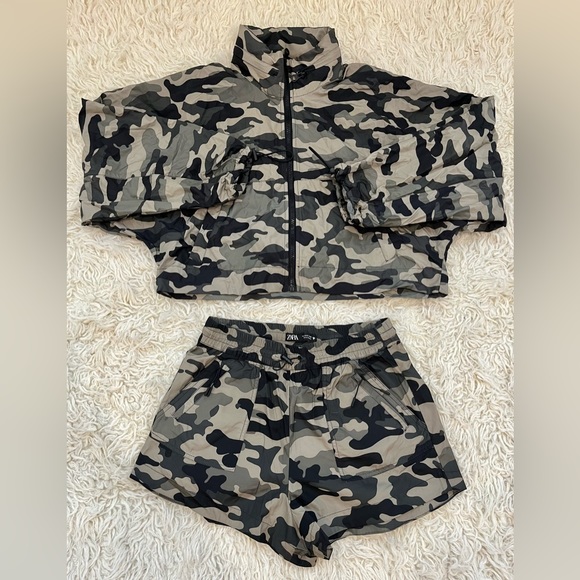 Zara | Camo Windbreaker Jacket & Shorts Set | Like New ! - Picture 1 of 9